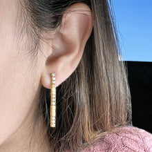 Load image into Gallery viewer, 4-prong Alternating Gold/Diamond Drop Earrings