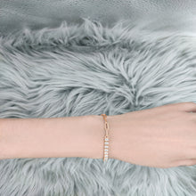 Load image into Gallery viewer, 4-prong Half-way Diamond Tennis Bracelet
