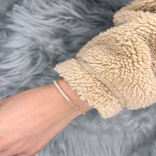 Load image into Gallery viewer, 4-prong Half-way Diamond Tennis Bracelet